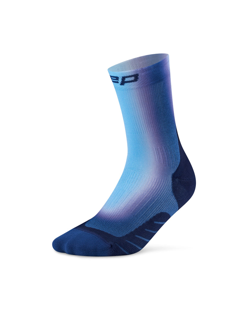 Laden Sie das Bild in Galerie -Viewer, {The Run Edition Gradient Socks Mid Cut Men