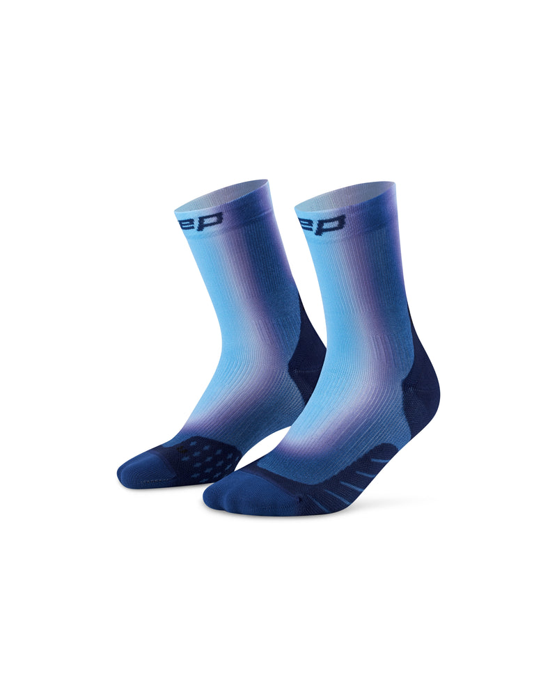 Laden Sie das Bild in Galerie -Viewer, {The Run Edition Gradient Socks Mid Cut Men