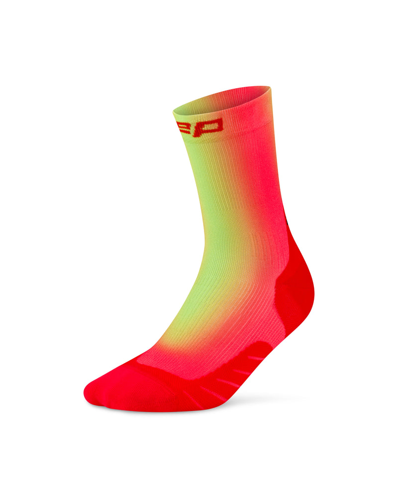 Laden Sie das Bild in Galerie -Viewer, {The Run Edition Gradient Socks Mid Cut Women
