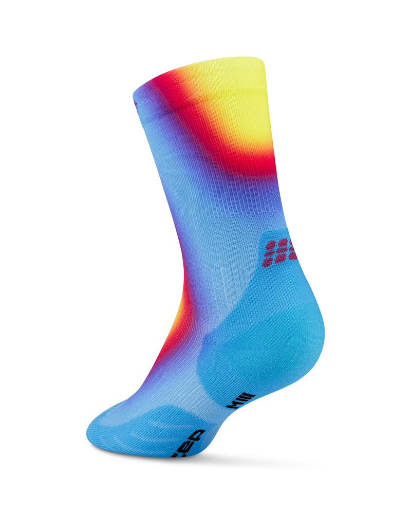 Laden Sie das Bild in Galerie -Viewer, {The Run Edition Gradient Socks Mid Cut Men