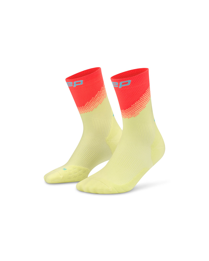 Laden Sie das Bild in Galerie -Viewer, {The Run Compressions Socks Mid Cut Men Split Fade
