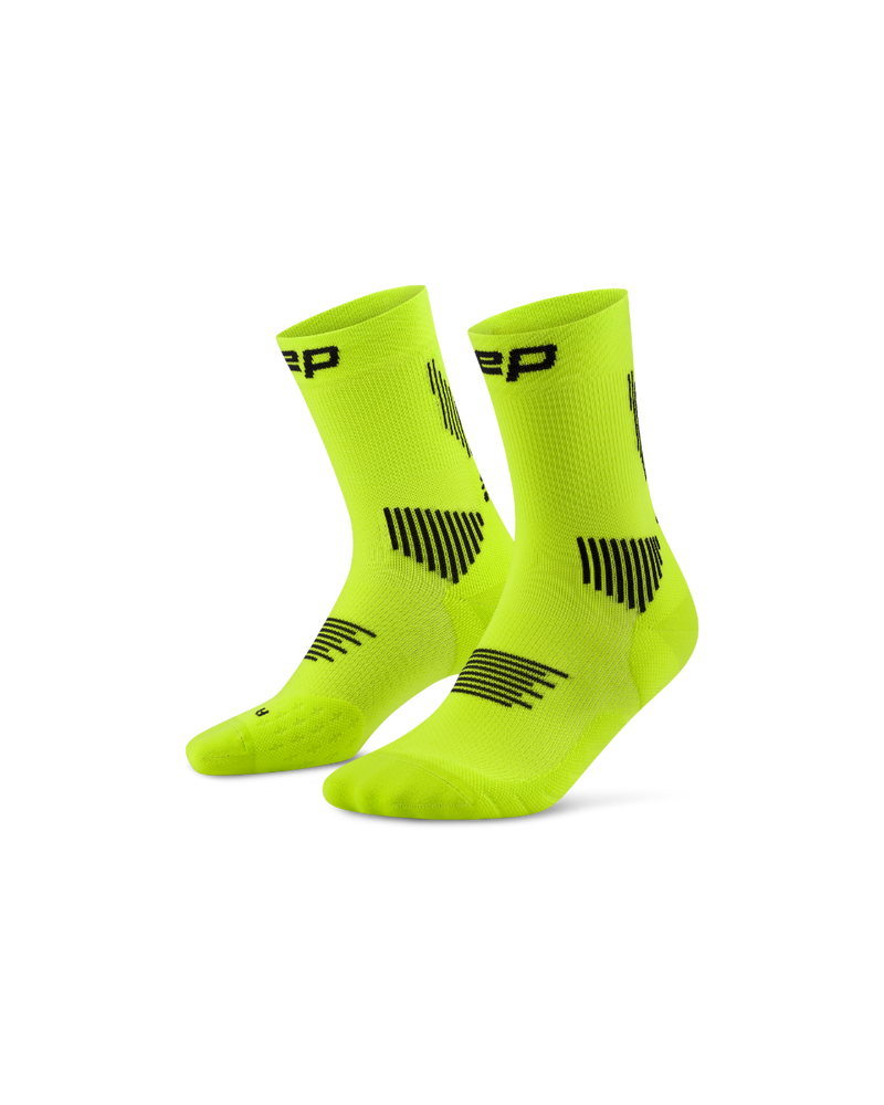 Laden Sie das Bild in Galerie -Viewer, {The Run Compressions Socks Mid Cut Men