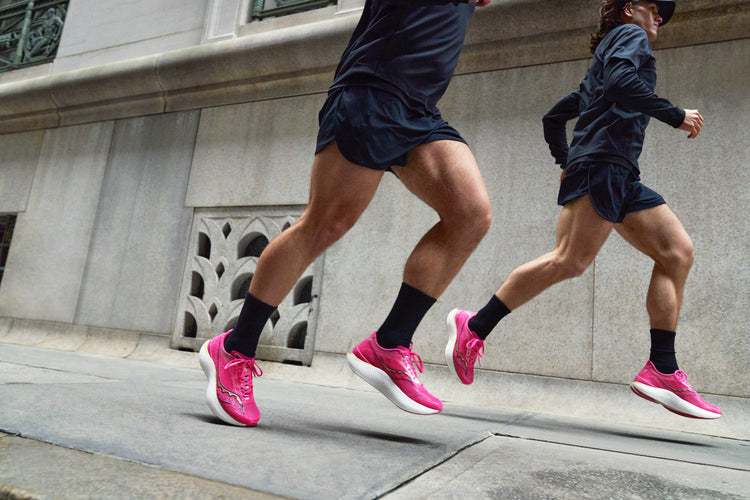 LUNGE testet: Holger läuft den SAUCONY Endorphin Pro 3