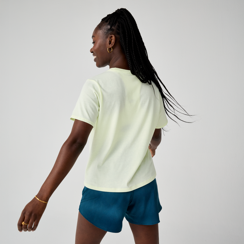 Laden Sie das Bild in Galerie -Viewer, {Lady Graphic Short Sleeve
