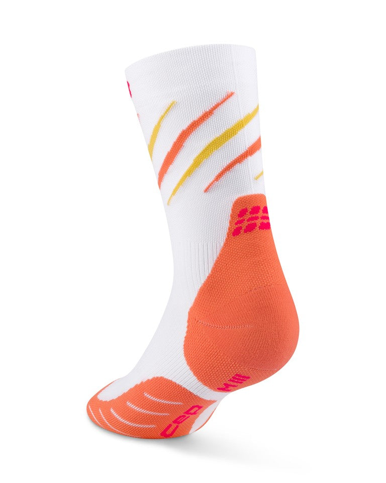 Laden Sie das Bild in Galerie -Viewer, {Mid Cut Socks Women Run Limited 2025 Claws
