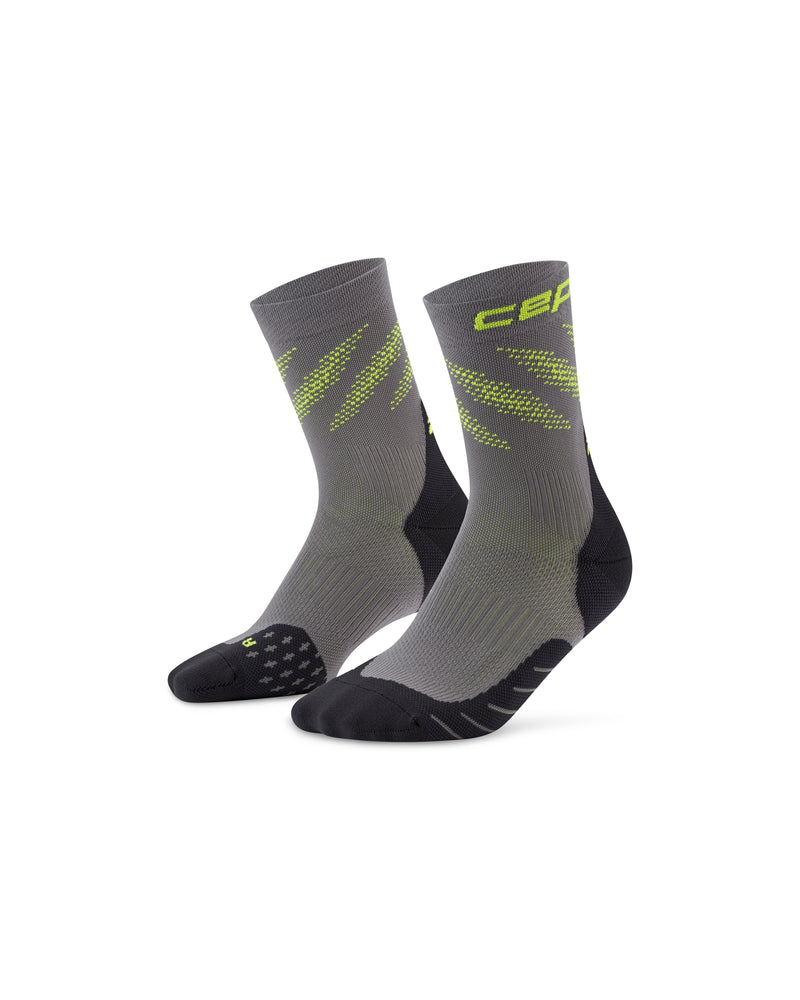 Laden Sie das Bild in Galerie -Viewer, {The Run Edt. Elliptic Socks Mid Cut Men
