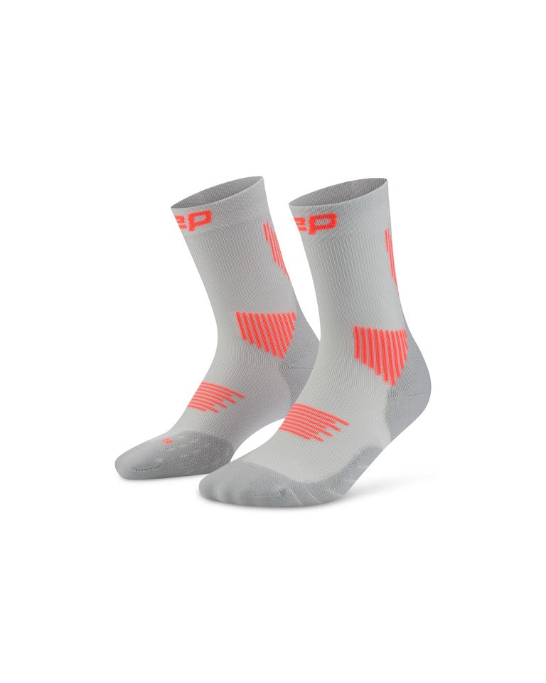 Laden Sie das Bild in Galerie -Viewer, {The Run Compressions Socks Mid Cut Men
