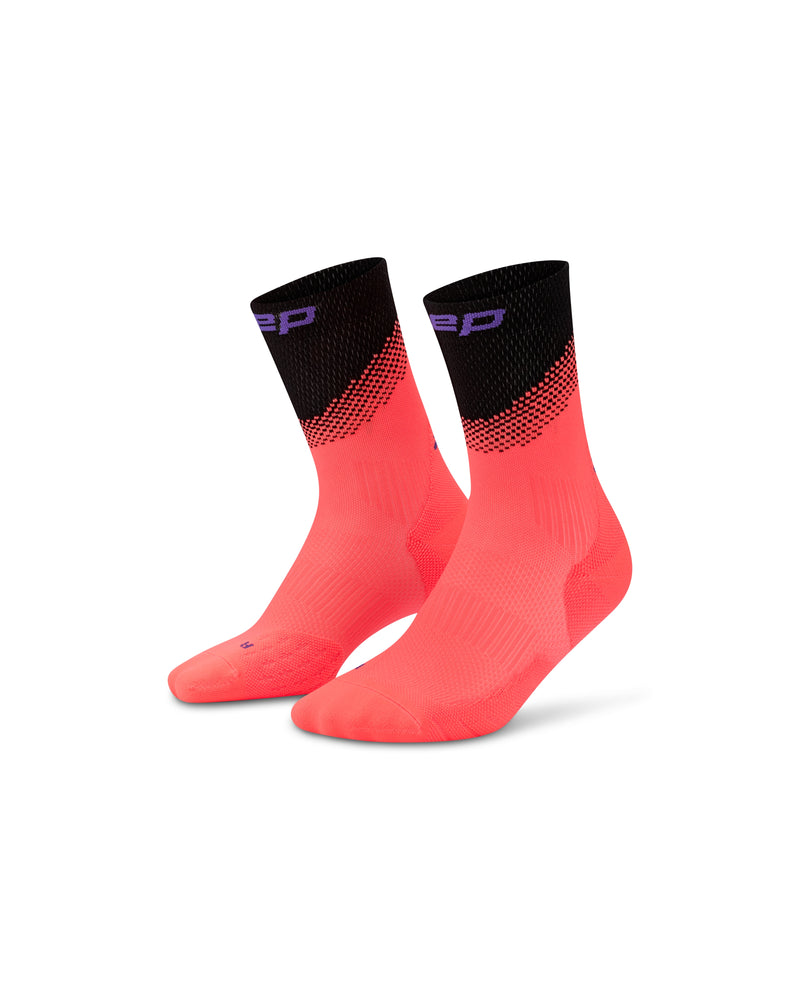 Laden Sie das Bild in Galerie -Viewer, {The Run Compressions Socks Mid Cut Men Split Fade

