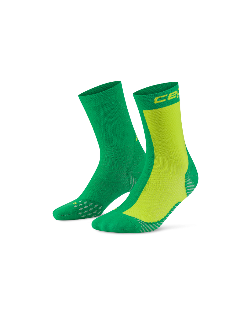 Laden Sie das Bild in Galerie -Viewer, {The Run Compressions Socks Mid Cut Women
