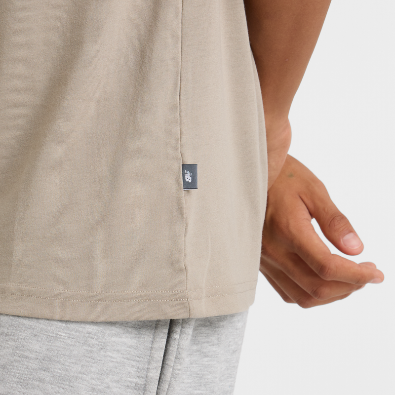 Laden Sie das Bild in Galerie -Viewer, {Heathertech Linear T-Shirt
